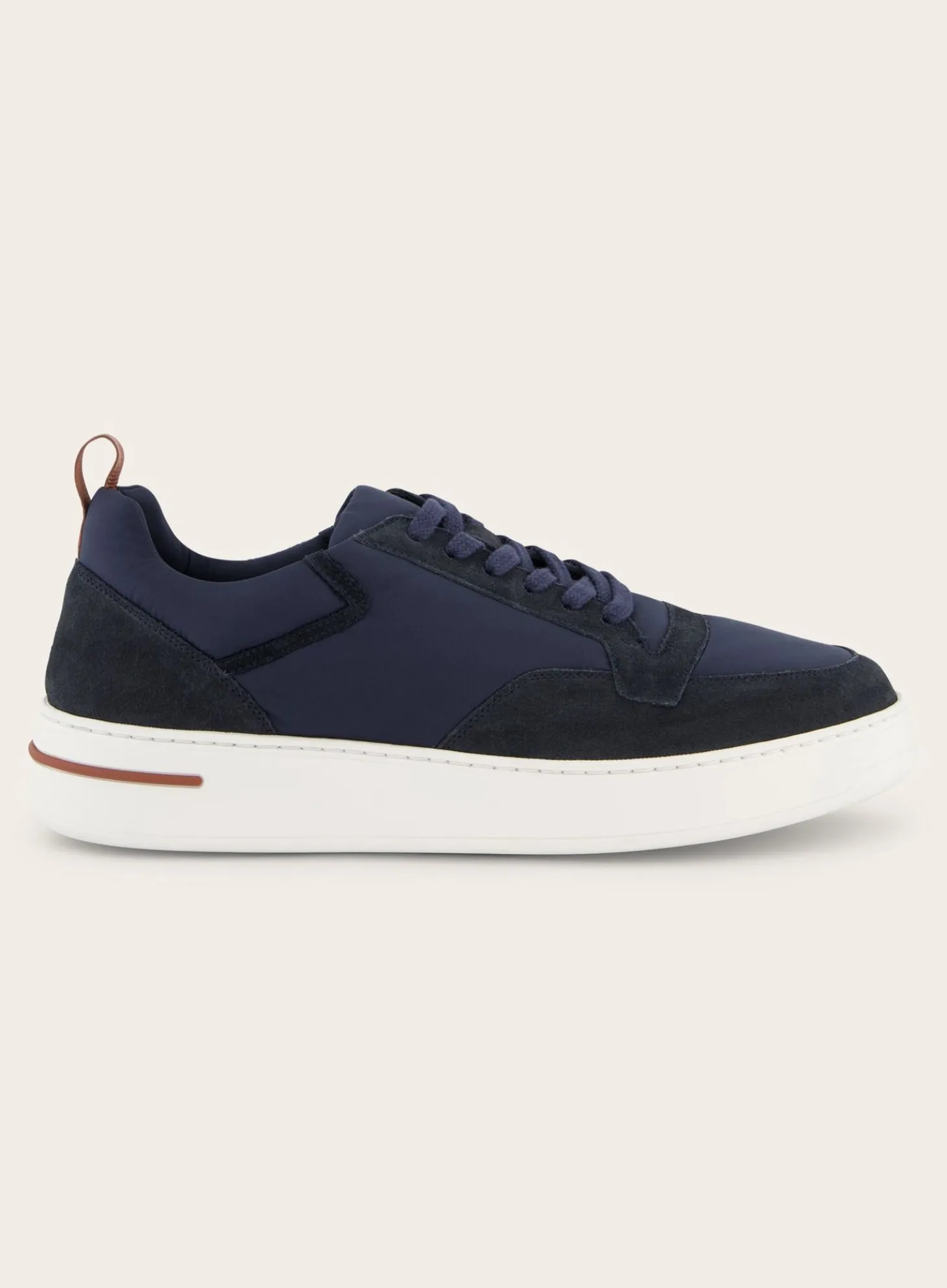 Newport Walk Sneakers